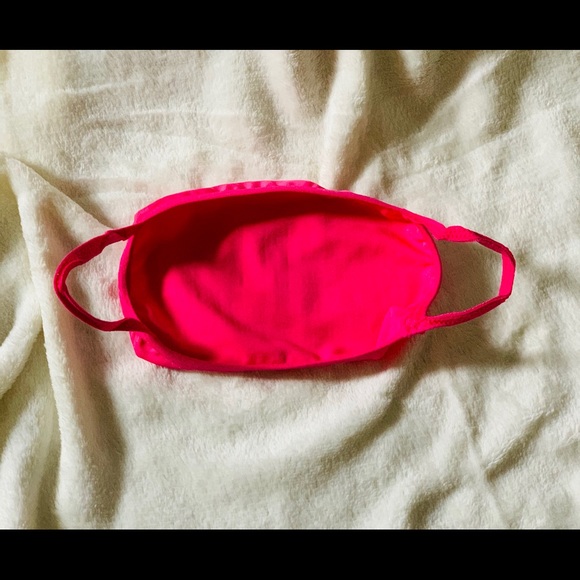 Glow in the Dark Face Mask - Picture 4 of 5